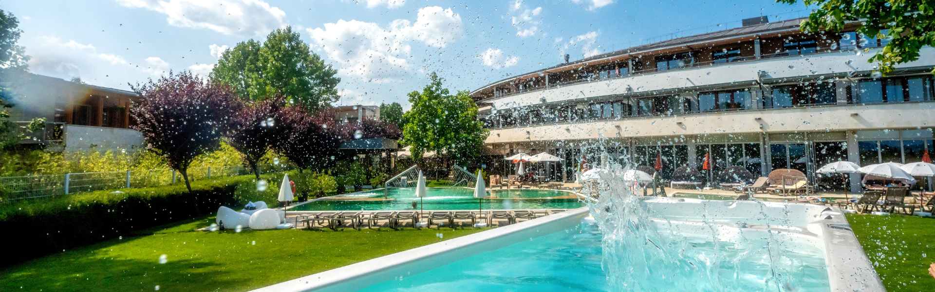 Goldener Sommer :: Hotel Golden Lake Resort